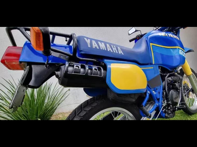 Yamaha XT 600 Azul 11
