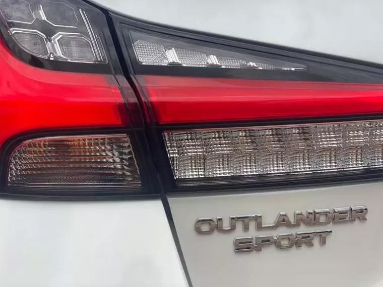 Mitsubishi Outlander Branco 1