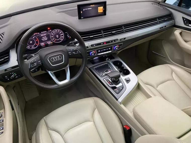 Audi Q7 Preto 8