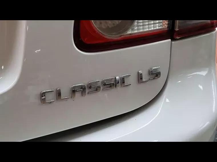 Chevrolet Classic Branco 6
