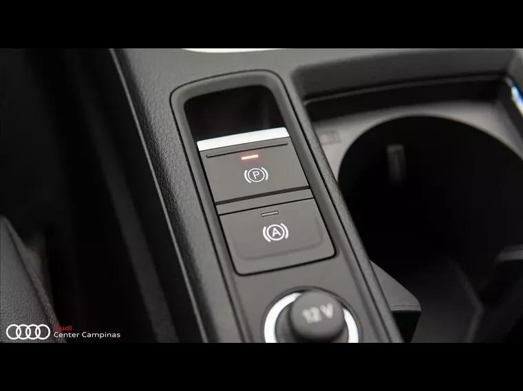 Audi Q3 Cinza 15