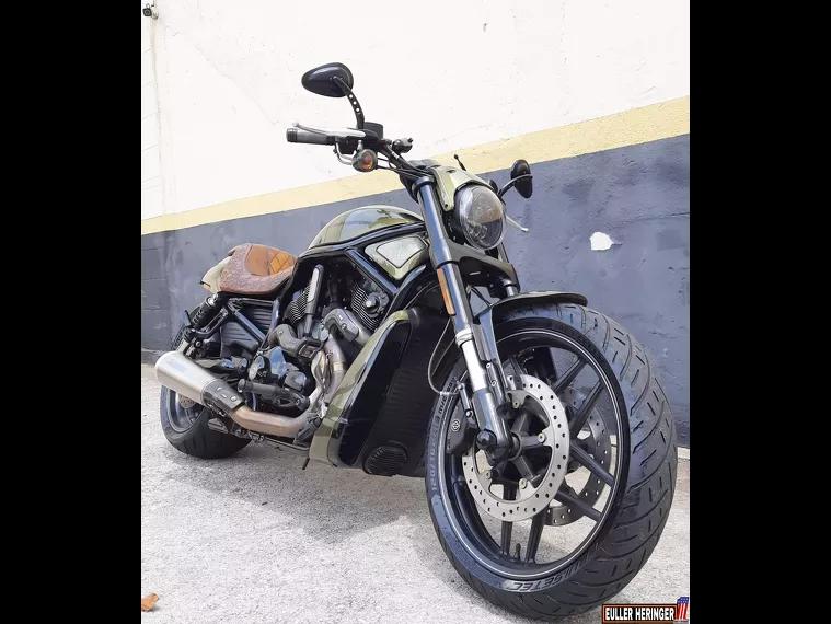 Harley-Davidson V-Rod Verde 18