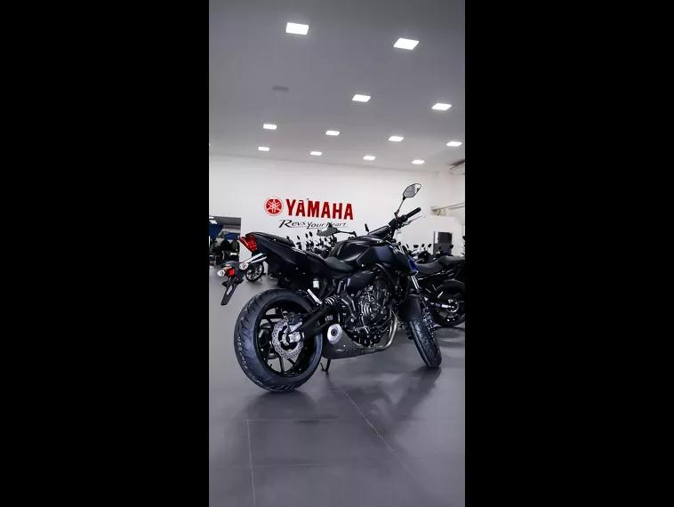 Yamaha MT-07 Cinza 16