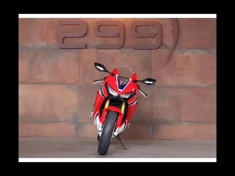 Honda CBR 1000 Vermelho 9