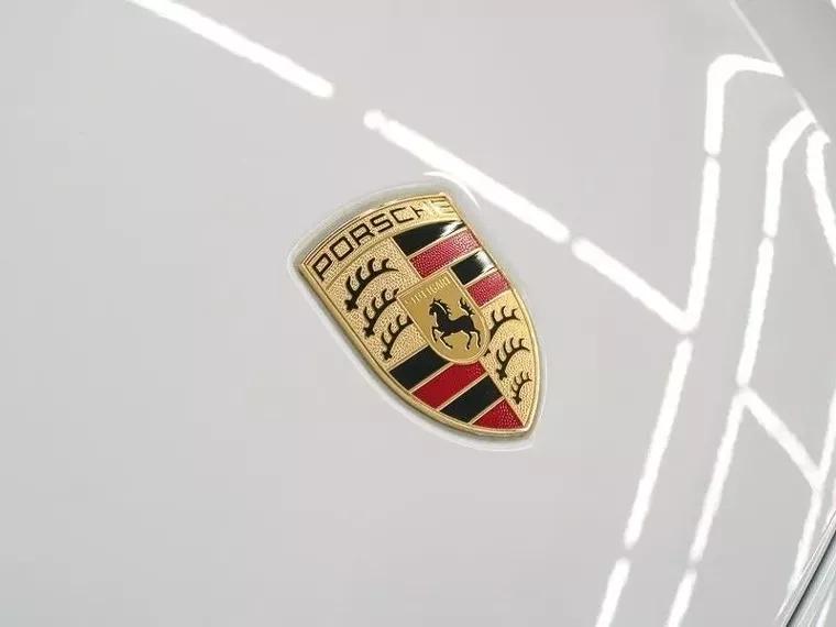 Porsche Taycan Branco 4