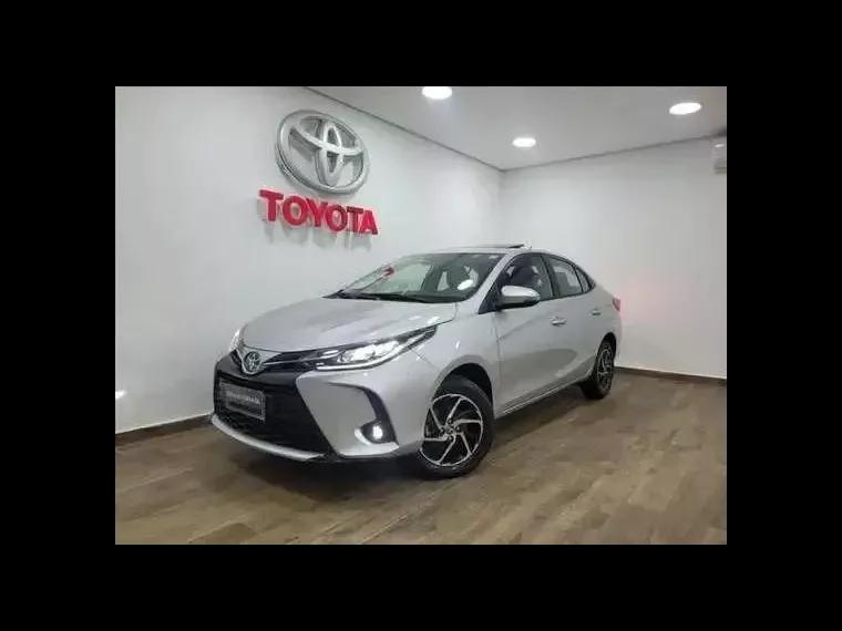 Toyota Yaris Prata 1