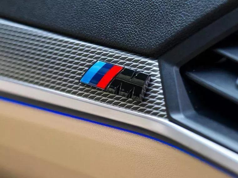 BMW 330i Branco 14