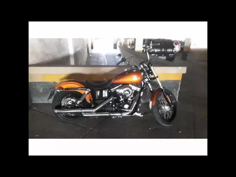 Harley-Davidson Street Bob Laranja 2