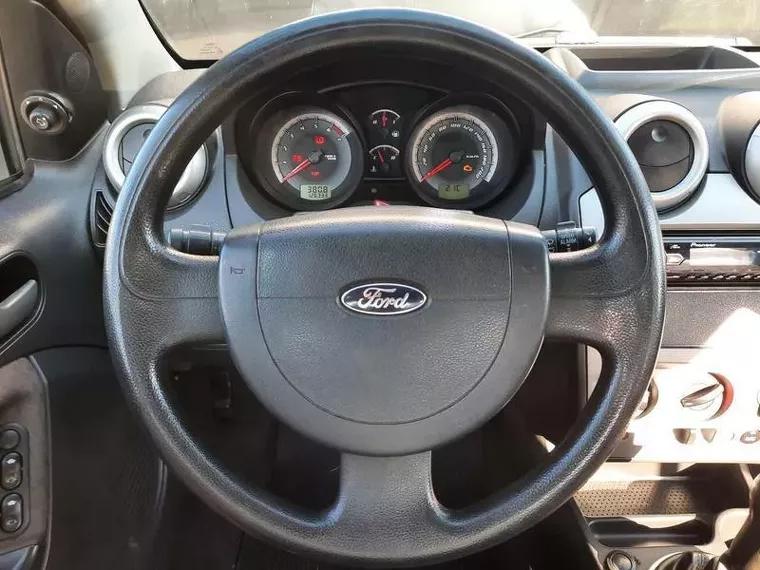 Ford Fiesta Prata 6
