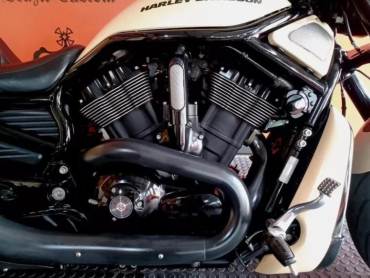 Harley-Davidson V-Rod Bege 7