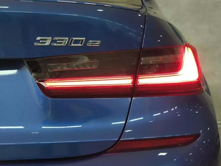 BMW 330e Azul 18