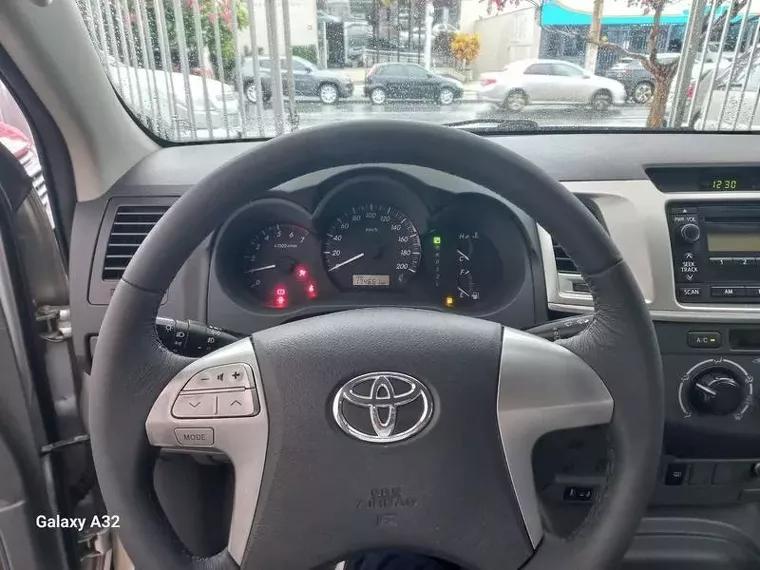 Toyota Hilux Prata 8