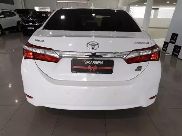 Toyota Corolla Branco 16