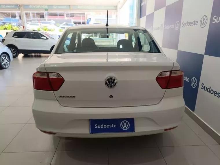 Volkswagen Voyage Branco 5