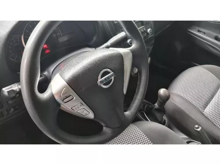 Nissan Versa Branco 11