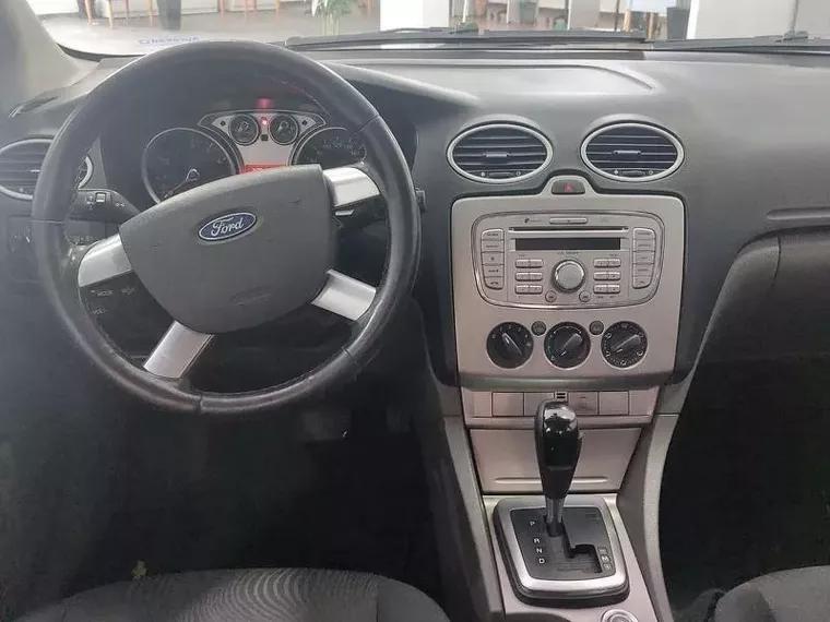 Ford Focus Prata 6