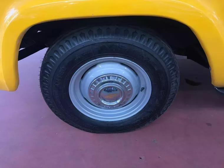 Chevrolet C10 Amarelo 8