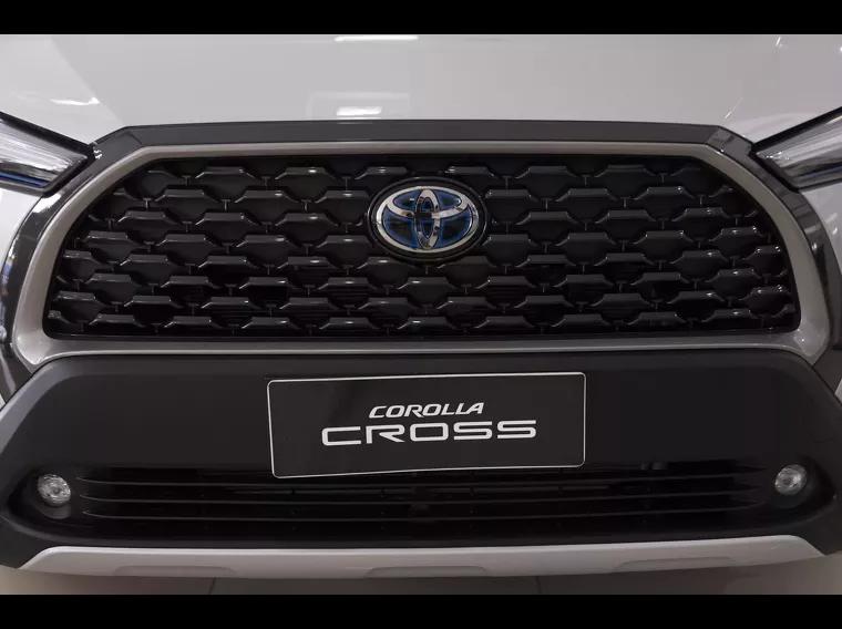 Toyota Corolla Cross Branco 4
