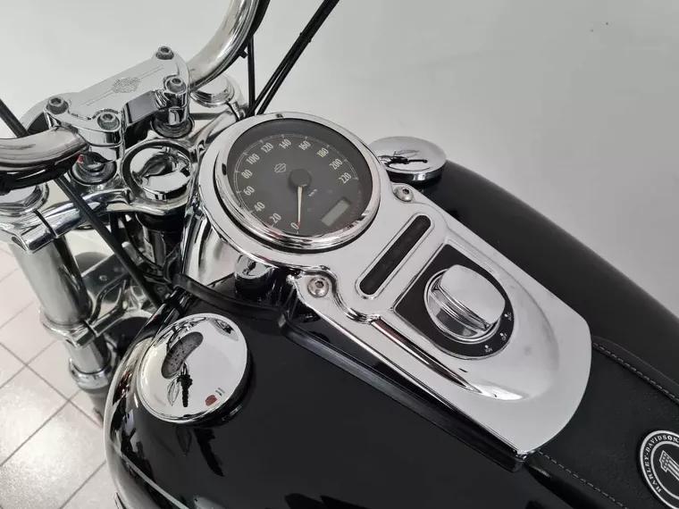 Harley-Davidson Dyna Preto 6