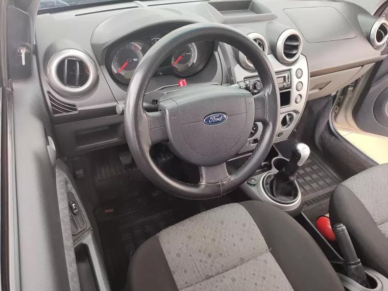 Ford Fiesta Prata 5
