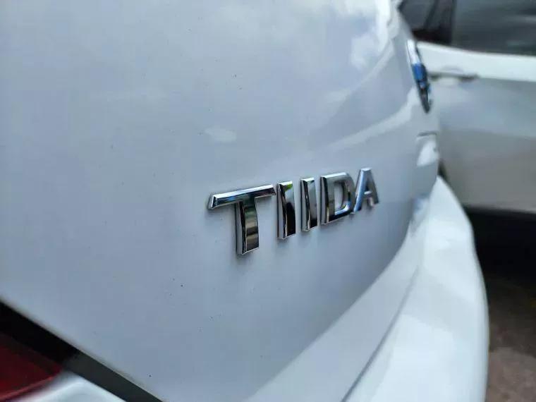 Nissan Tiida Branco 17
