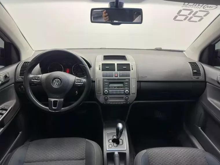 Volkswagen Polo Sedan Branco 4