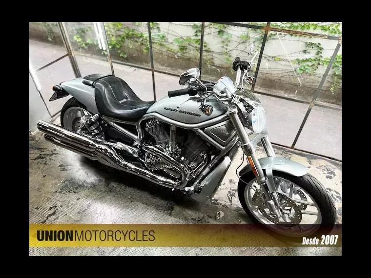 Harley-Davidson V-Rod Prata 3