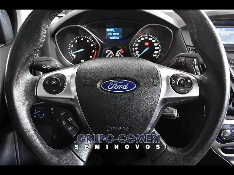 Ford Focus Cinza 11