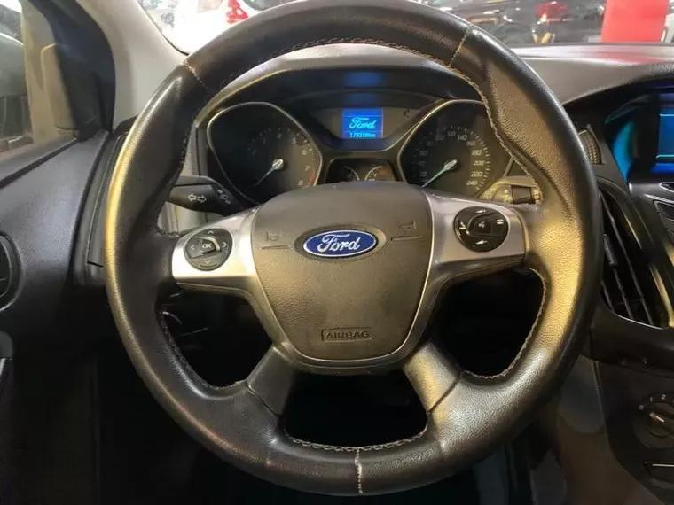 Ford Focus Cinza 7