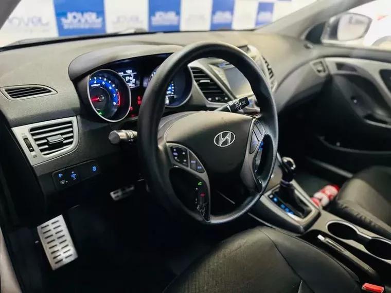 Hyundai Elantra Prata 6