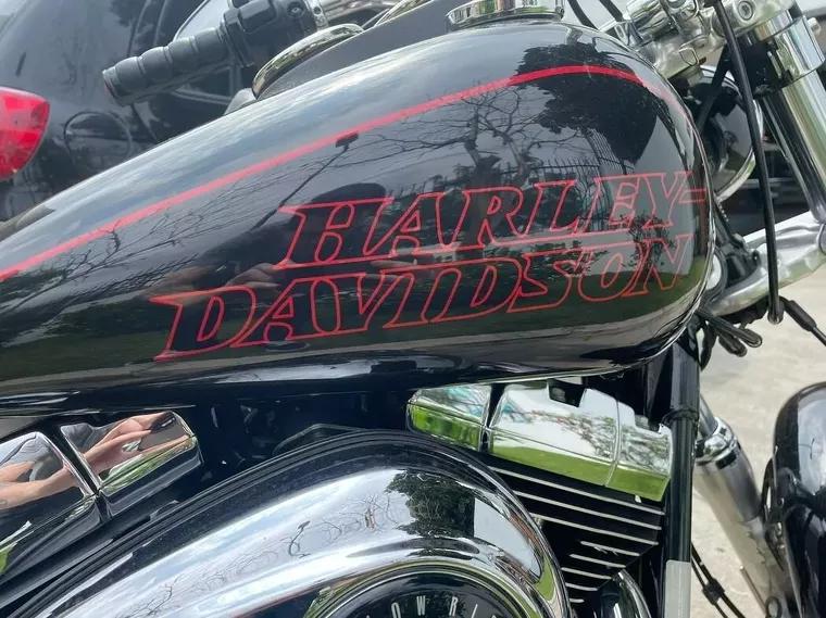 Harley-Davidson Dyna Preto 5