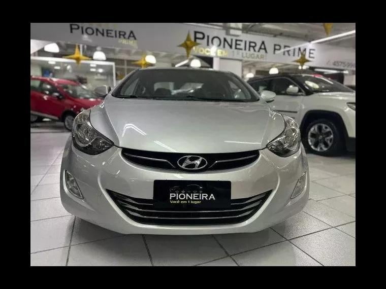 Hyundai Elantra Prata 2