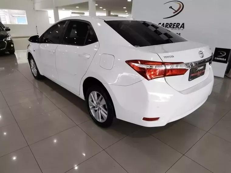 Toyota Corolla Branco 3
