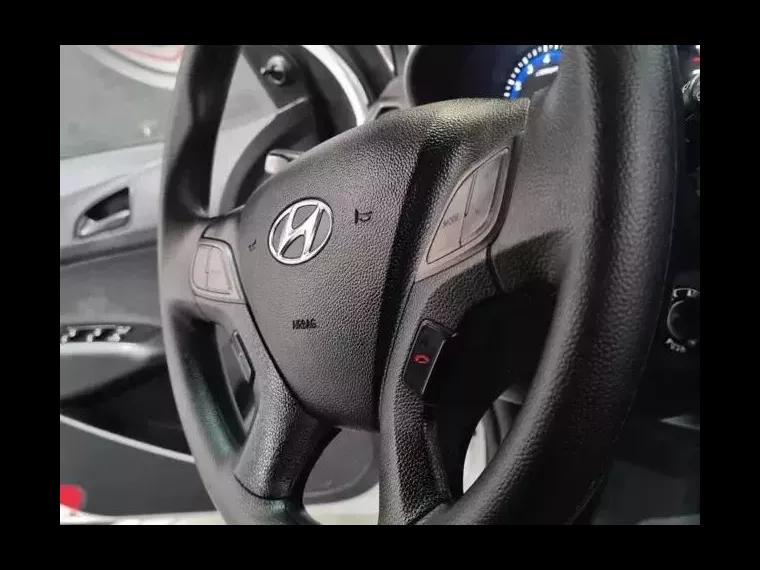 Hyundai HB20 Prata 7