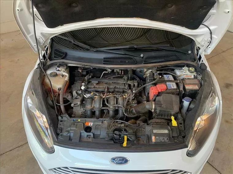 Ford Fiesta Branco 10