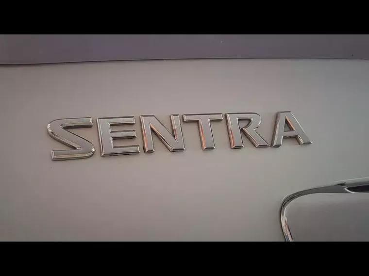Nissan Sentra Prata 8