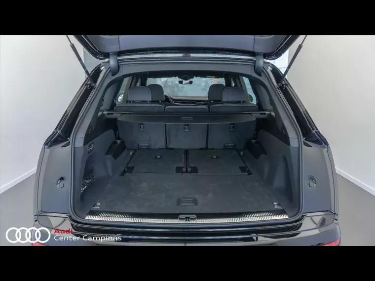 Audi Q7 Preto 18