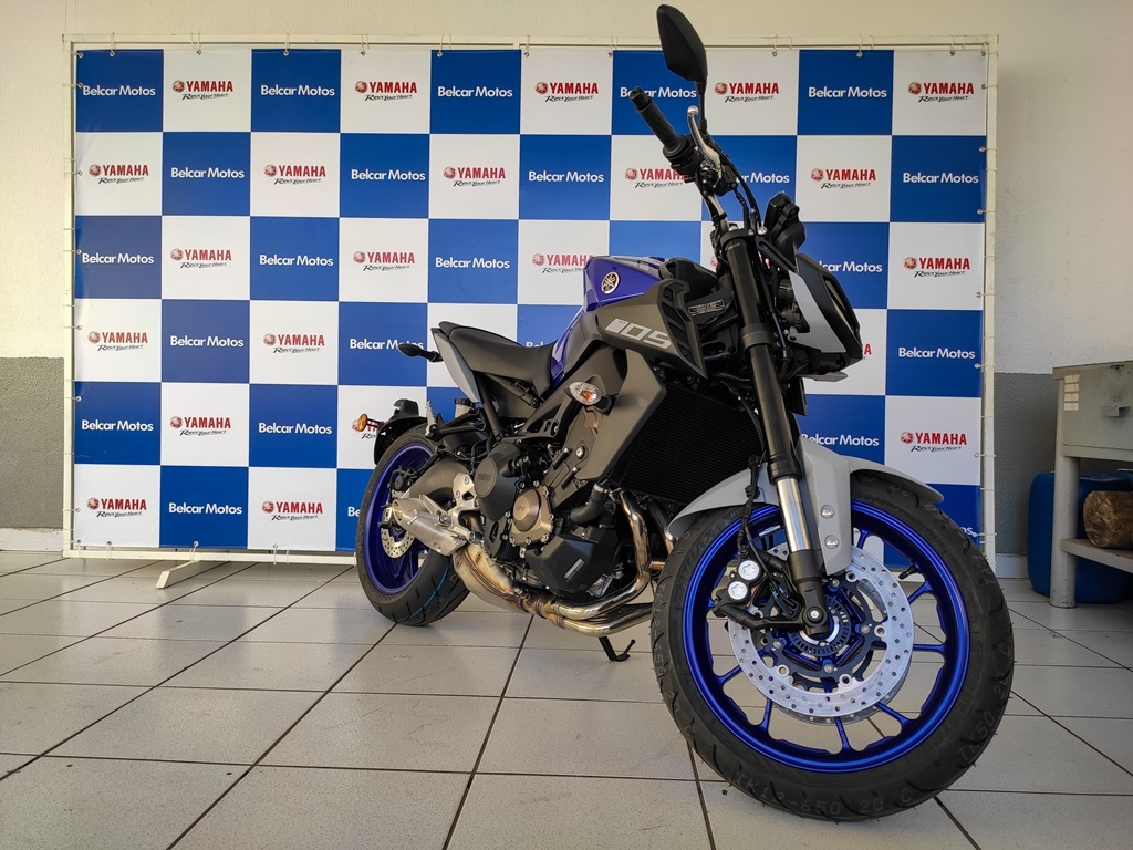 Yamaha MT-09 Azul 15