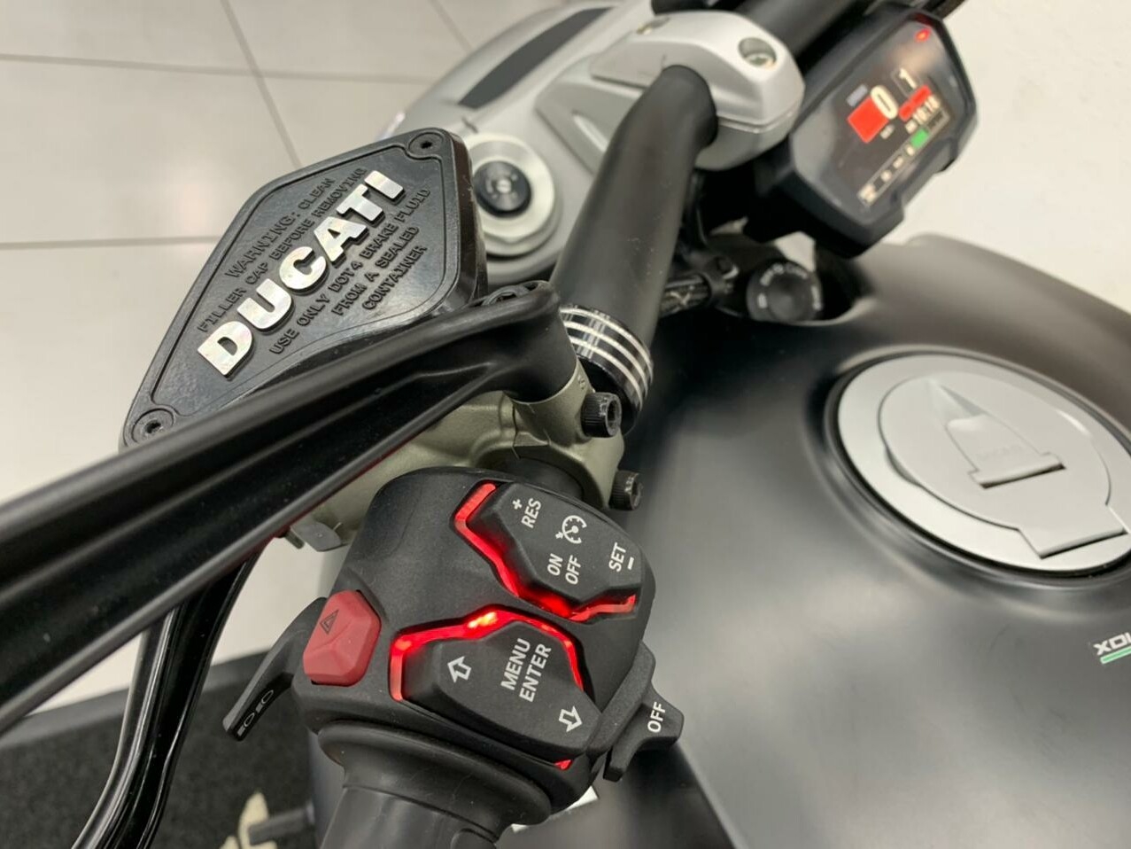 Ducati Xdiavel Preto 8